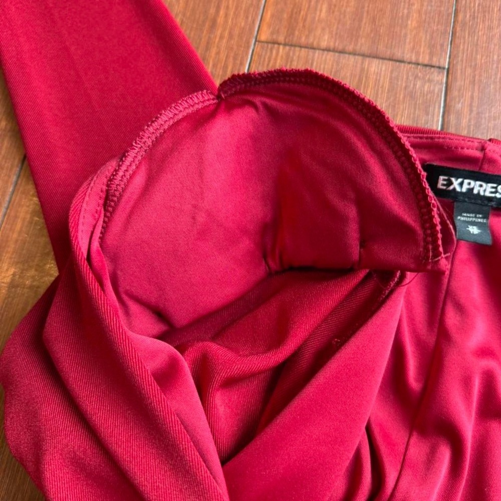Express Red Ruched Bodycon Dress - Picture 5 of 8